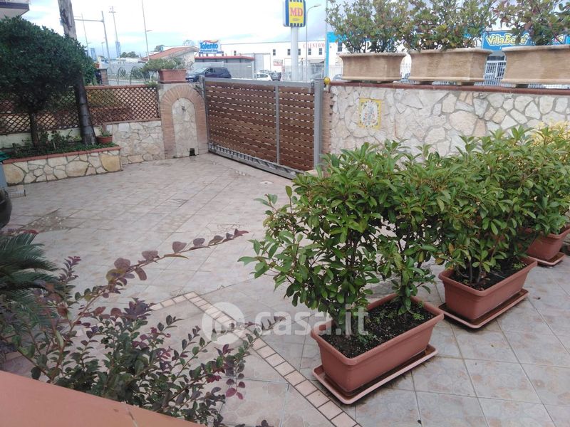 CASA BIFAMILIARE A AGROPOLI