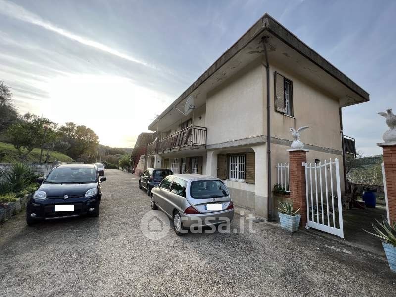 CASA BIFAMILIARE A AGROPOLI