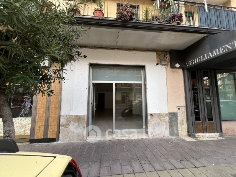 NEGOZIO/LOCALE COMMERCIALE A AGROPOLI
